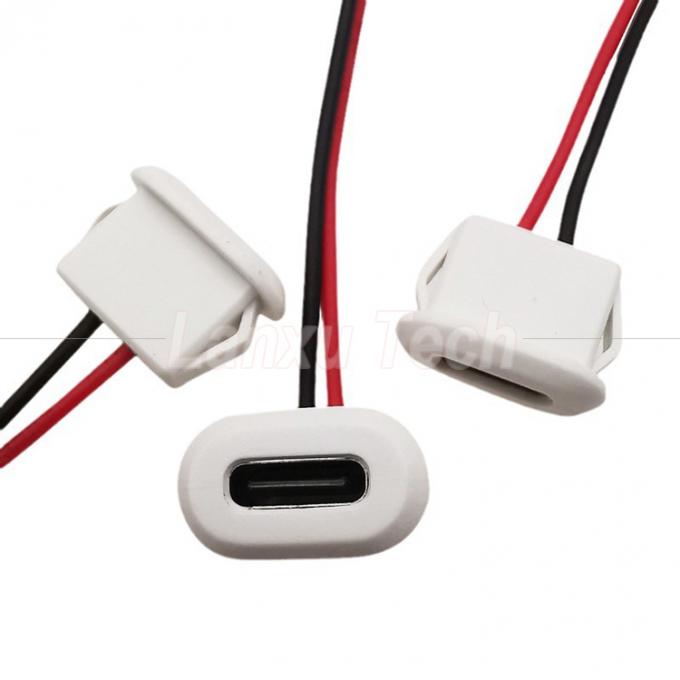 Waterdichte USB-kabel van type C 2 pin vrouwelijke stopcontactdraad voor voertuigen met lampen 2